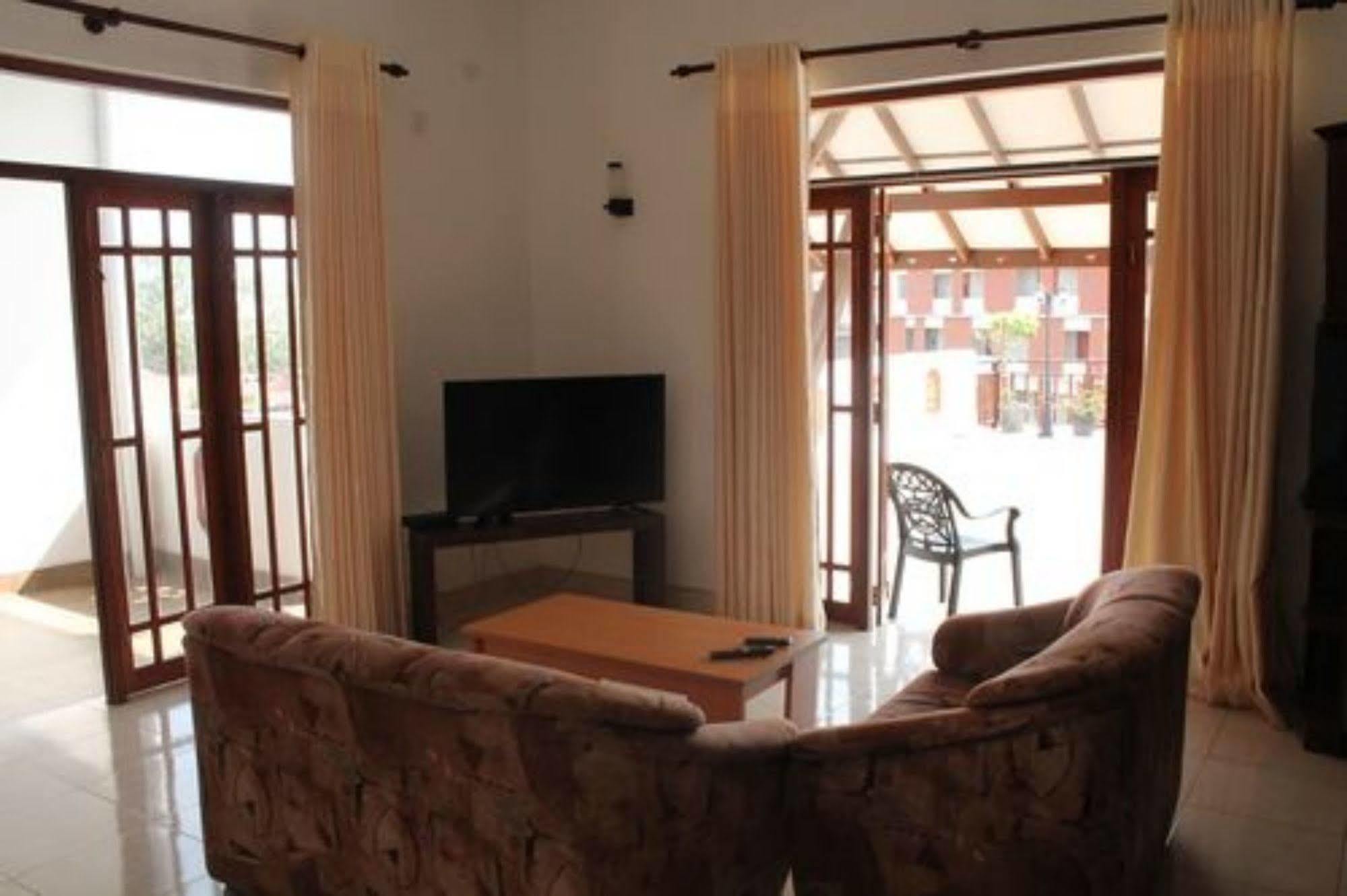 Prego Suites Ettukala Kültér fotó