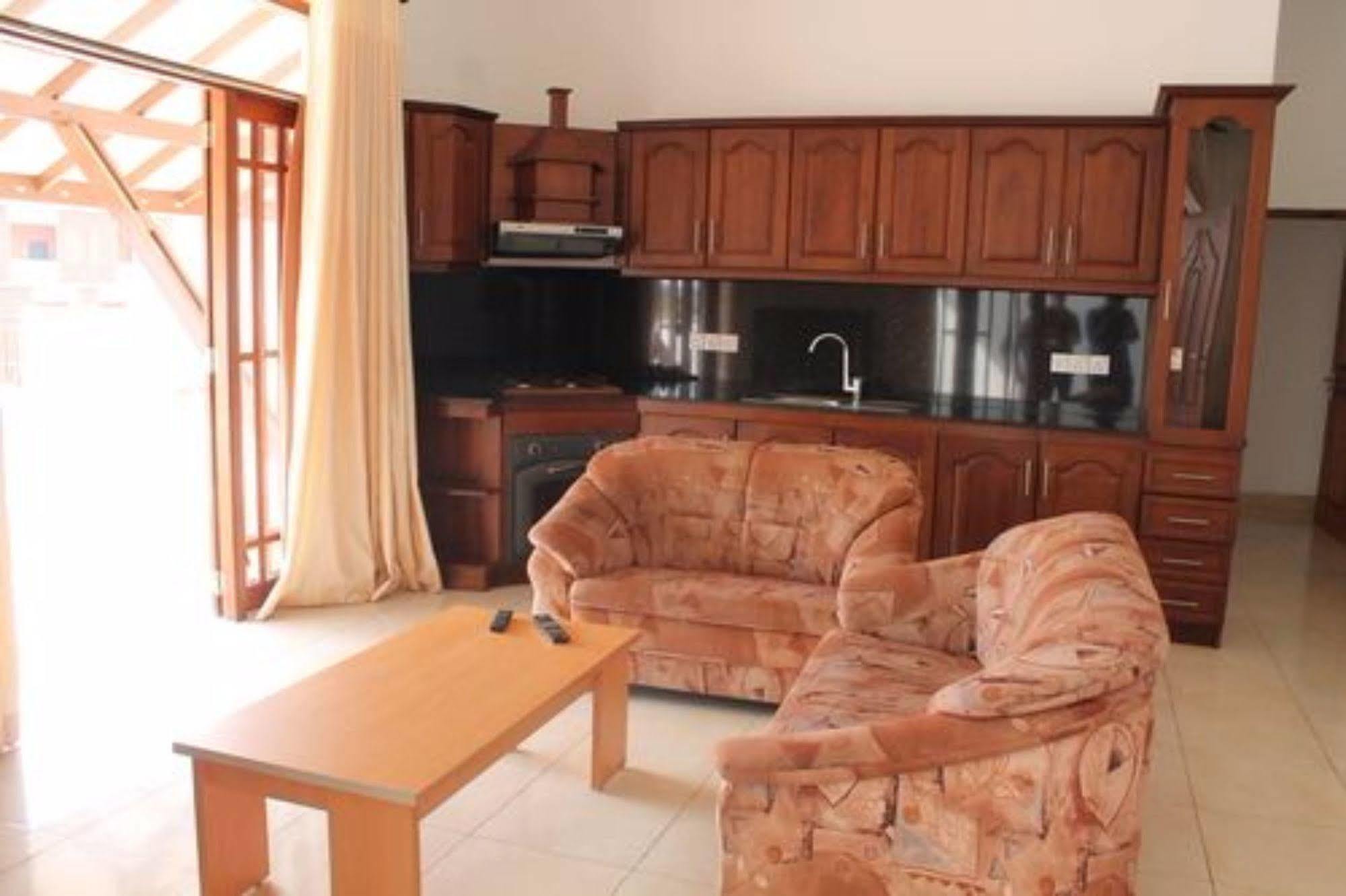 Prego Suites Ettukala Kültér fotó